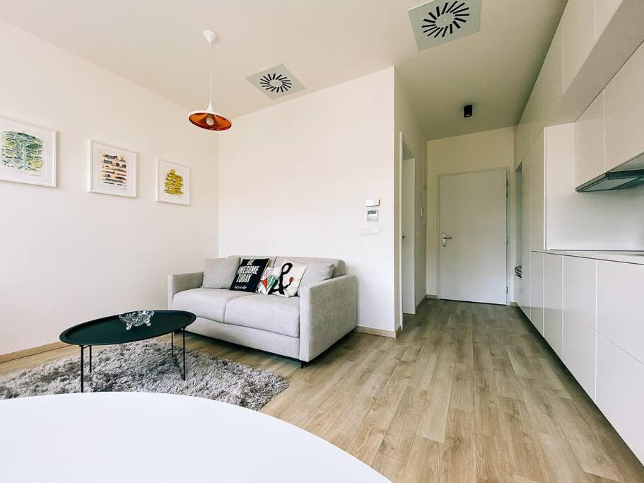 New Studio In Quiet Part Of The City Center 브라티슬라바 외부 사진