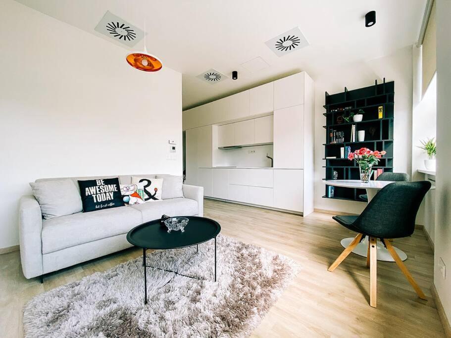 New Studio In Quiet Part Of The City Center 브라티슬라바 외부 사진